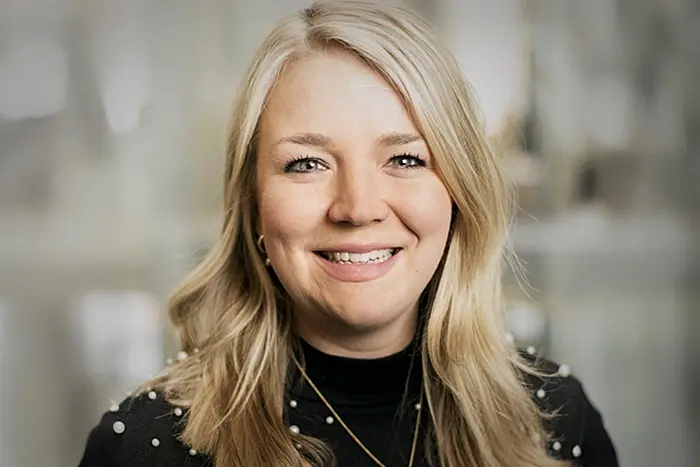Emma Gibbs headshot